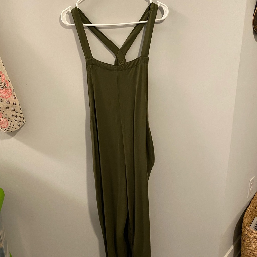 Olive green overalls with pockets !